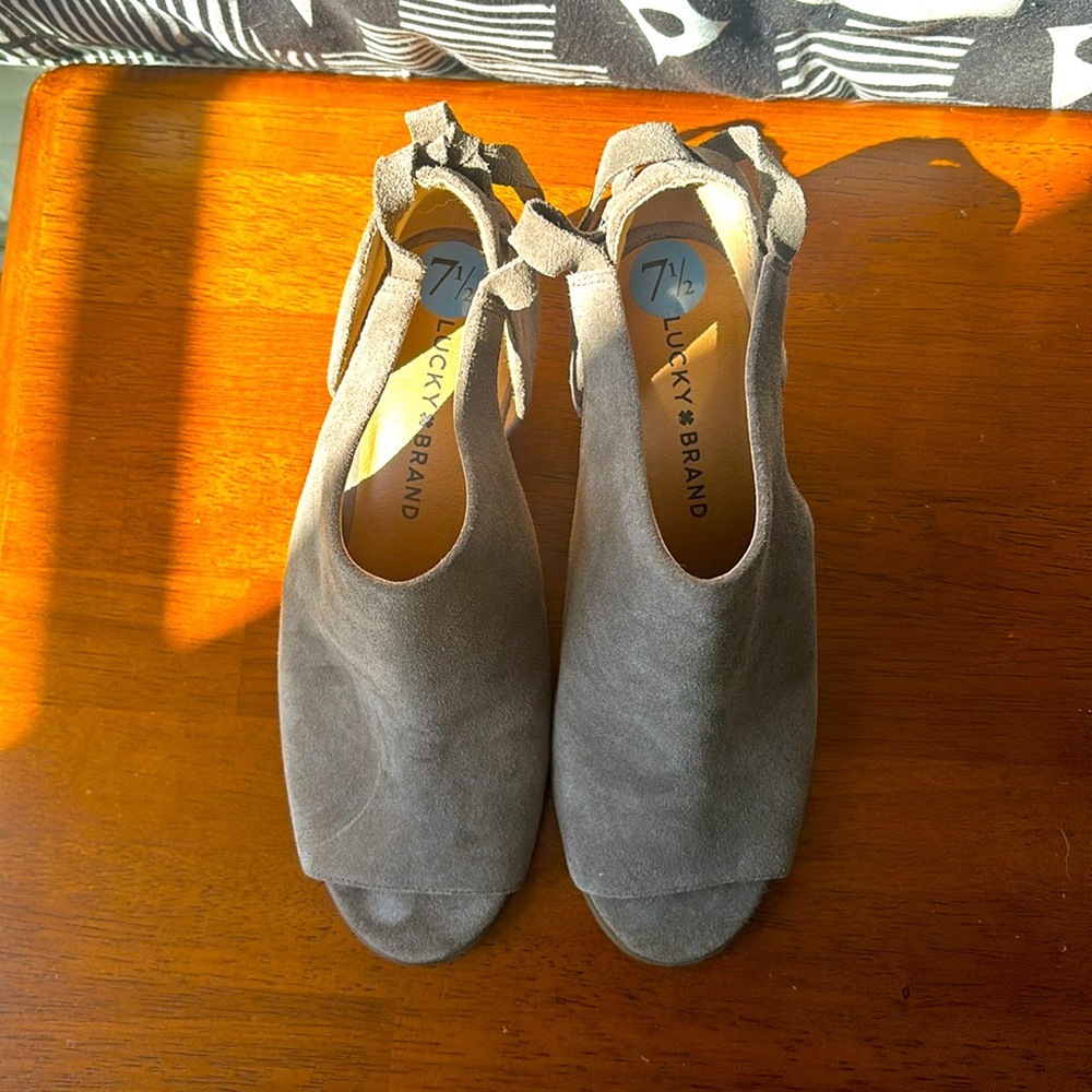 Lucky Brand never worn suede shoes size 7.5